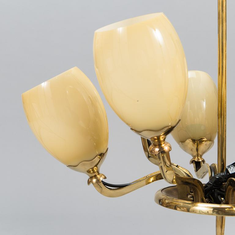 Paavo Tynell, a mid-20th century chandelier for Idman.