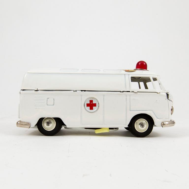 BANDAI, "Volkswagen Ambulance" samt "Volkswagen Pickup", Japan, 1960-tal.