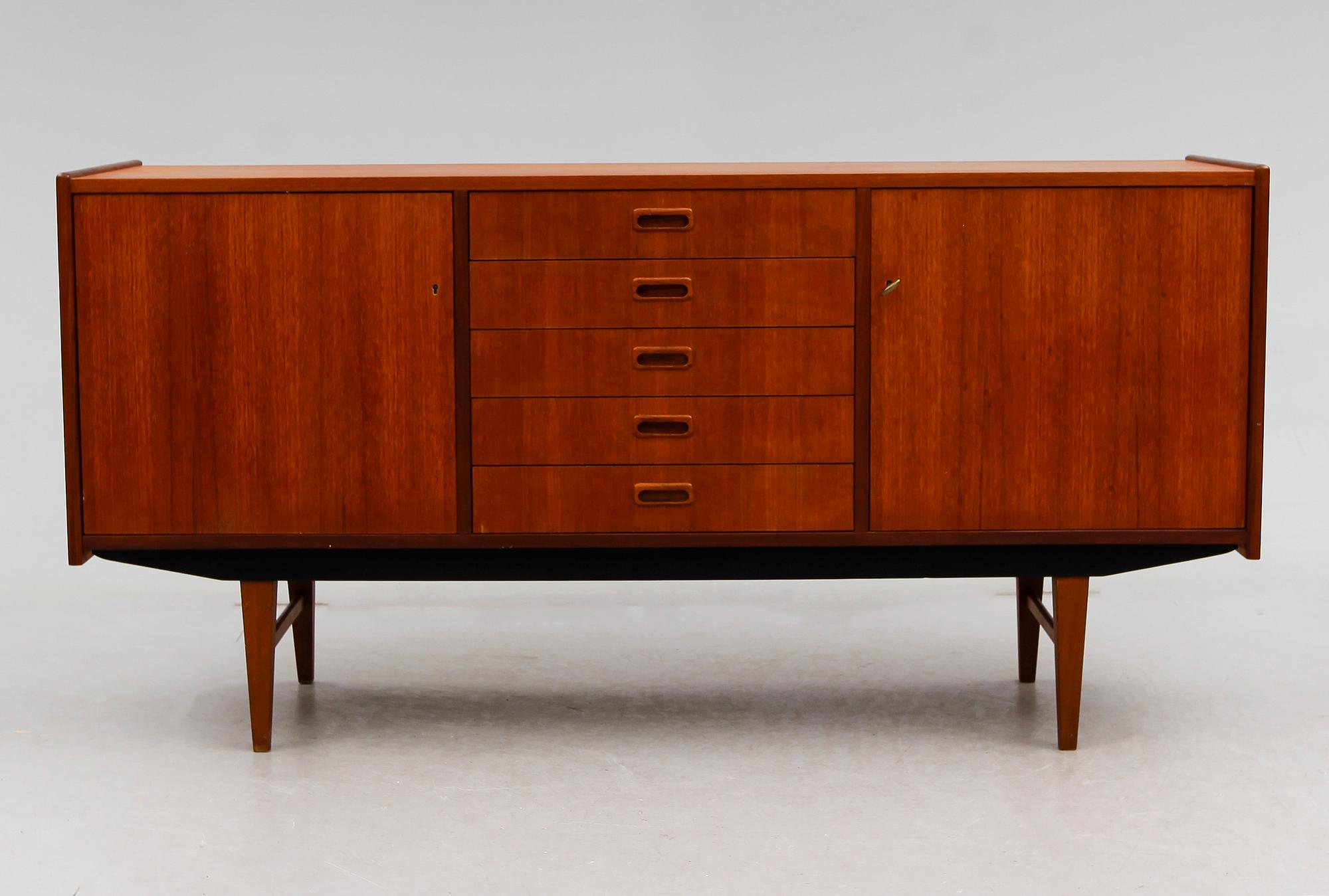 SIDEBOARD, 1900-talets andra hälft.