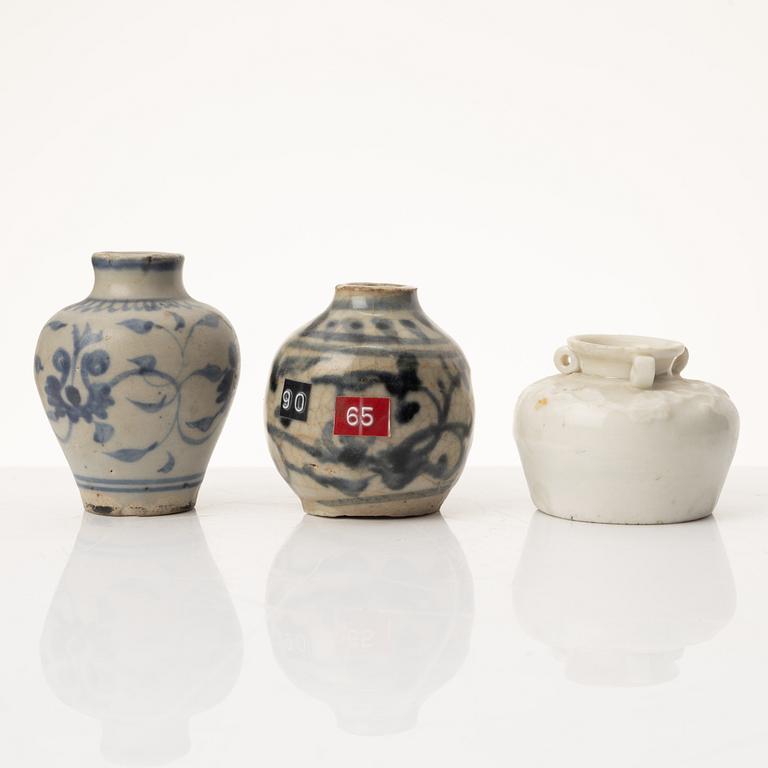 A group of eleven Chinese jars and vases, late Ming dynasty / 17th century.