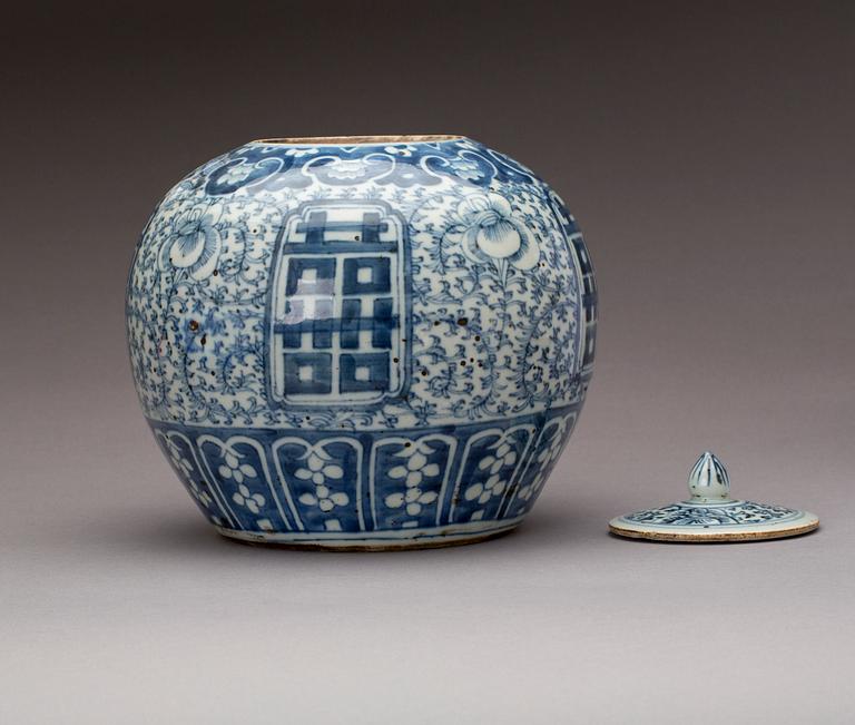 LOCKURNA, porslin, 1800-talets andra hälft, Kina.