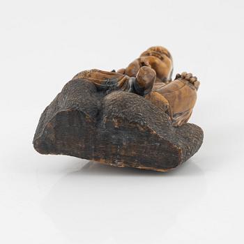 A soapstone sculpture of a lohan, late Qing dynasty.