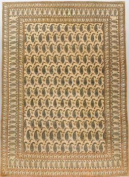 A carpet from kashan 383 x 277 cm.