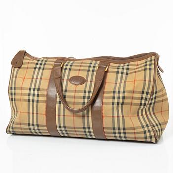 Burberry, weekend bag.