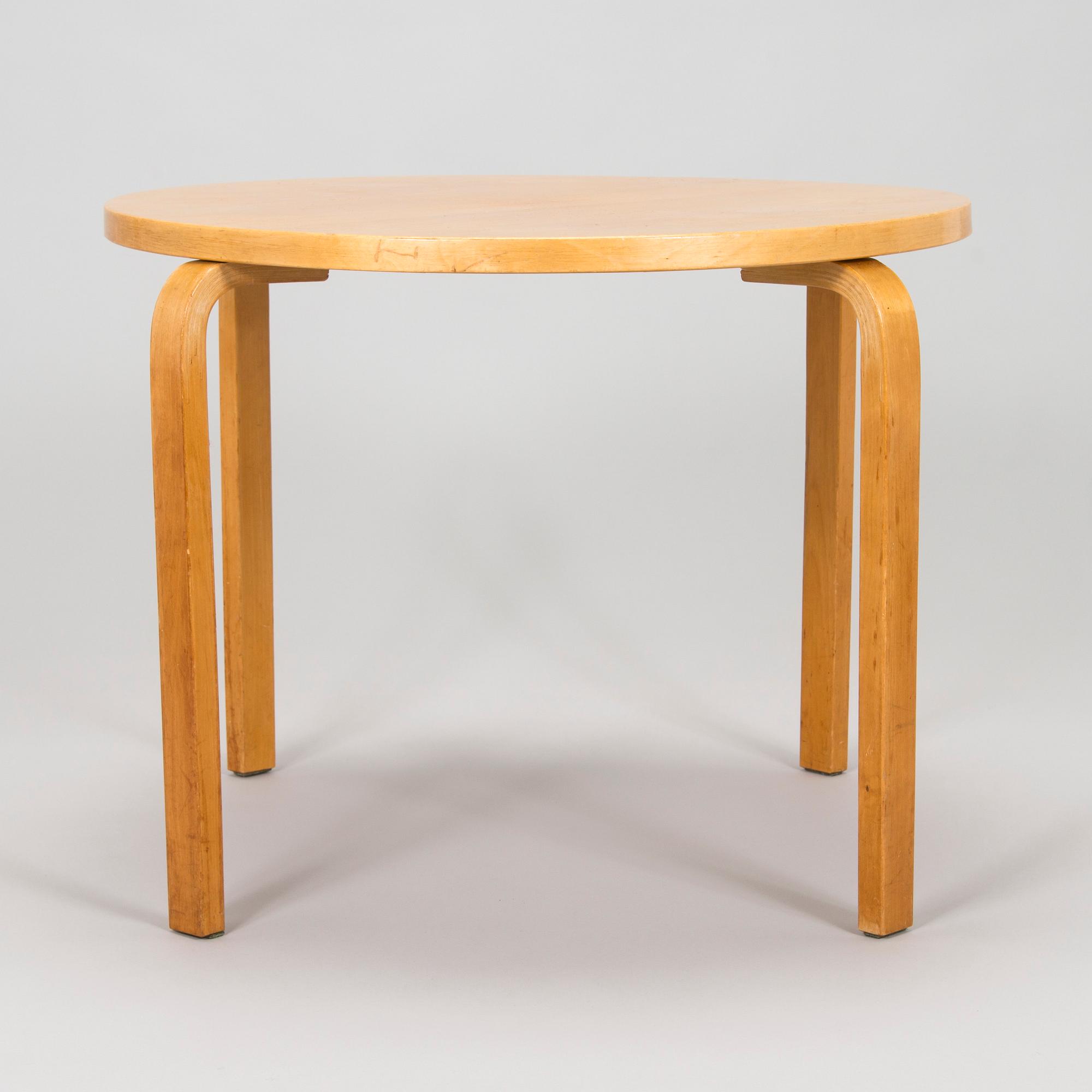 Alvar Aalto, bord, modell 72, för O.Y. Huonekalu-ja Rakennustyötehdas A.B. 1900-talets mitt.