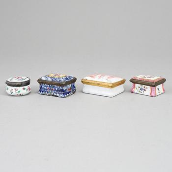 A mixed lot of four 18th century enamel snuff boxes.