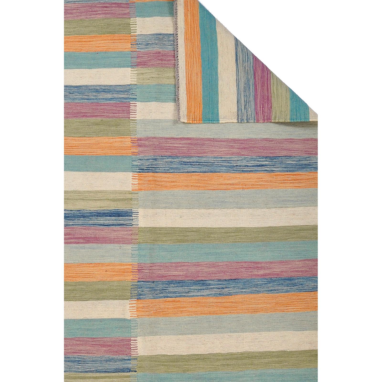 A kilim carpet, ca 195 x 153 cm.