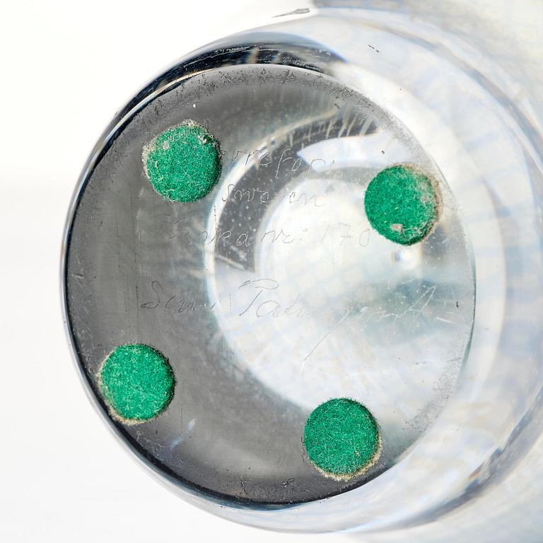 Sven Palmqvist, fyra delar, glas, Kraka, Orrefors 1940-50-tal, nr 34, 170, 359 samt en osignerad.