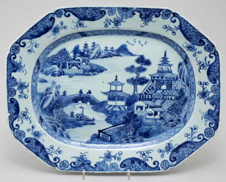 STEKFAT, porslin, Kina, 1700-tal.