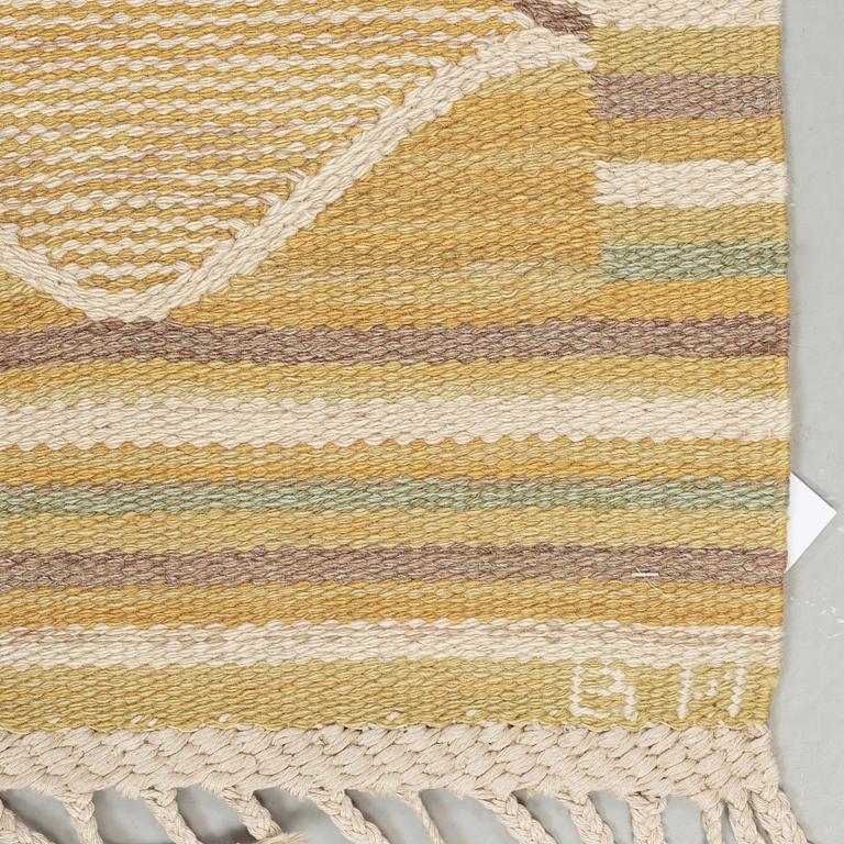 CARPET. "Spättan gul". Flat weave. 213 x 103 cm. Signed AB MMF BN.