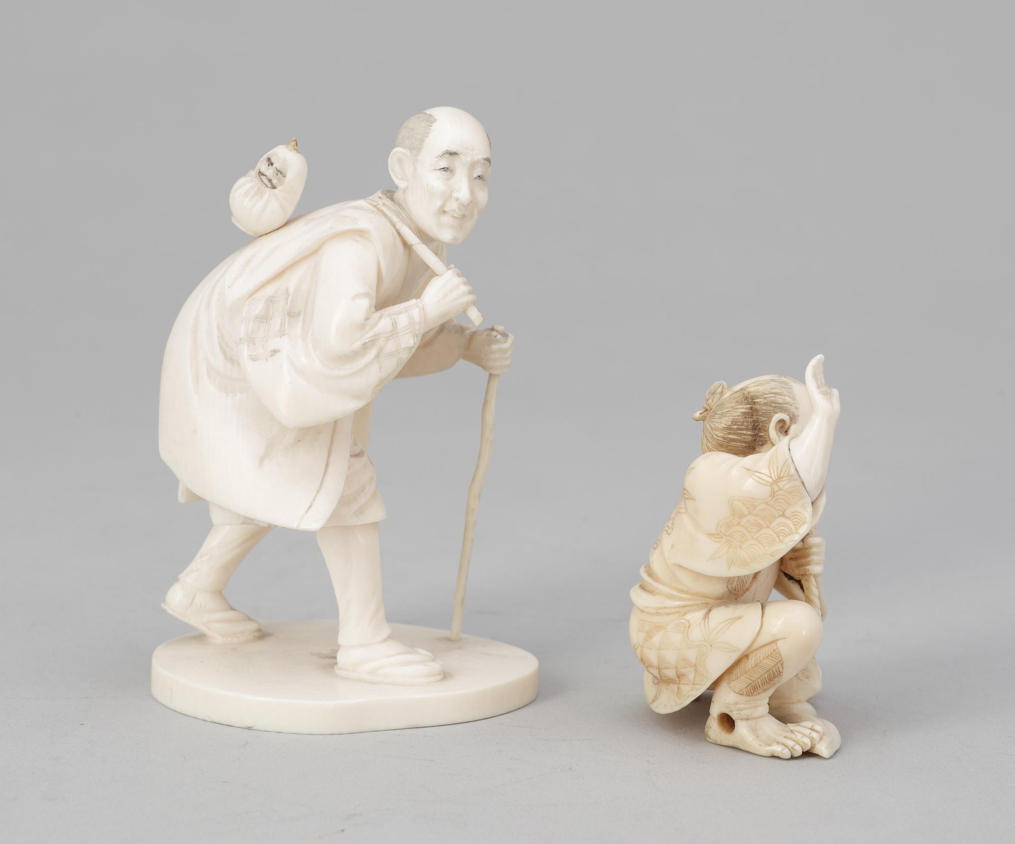 OKIMONO, 2 st. Tidigt 1900-tal. Japan.