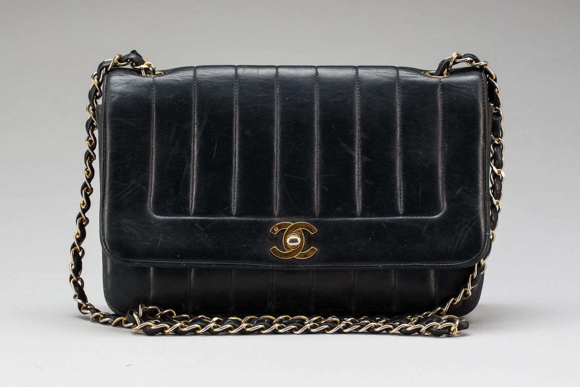 VÄSKA. Chanel.