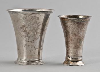 BÄGARE, 2 st, silver, bl a Johan Leffler, Falun, 1799. Totalvikt ca 80 gram.