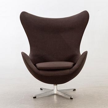 Arne Jacobsen, A 1960/70's arm chair "Egg chair" designed for Fritz Hansen, Denmark.
