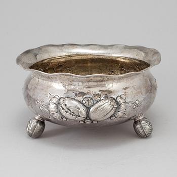 A silver bowl by CG Hallberg, Stockholm 1941. Weight ca 542 grams.