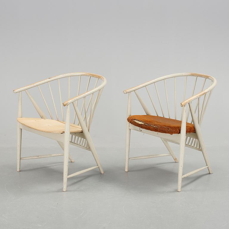 KARMSTOLAR, 2 st, "Solfjädern", Sonna Rosén, Nässjö Stolfabrik, formgiven 1948.