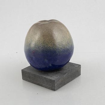 Leif Kraitz, a stoneware sculpture, signed.