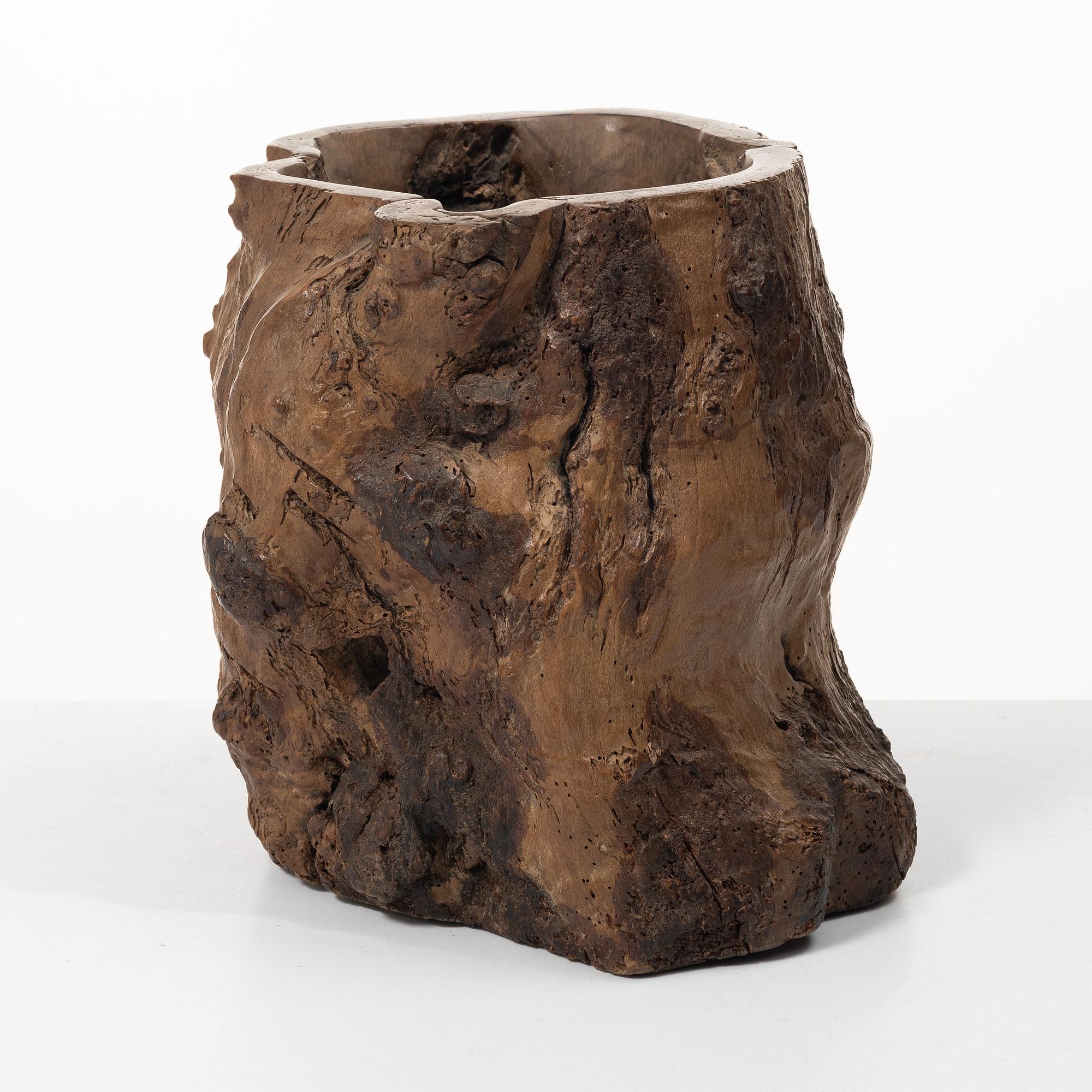 A Chinese brush pot, 20th century.