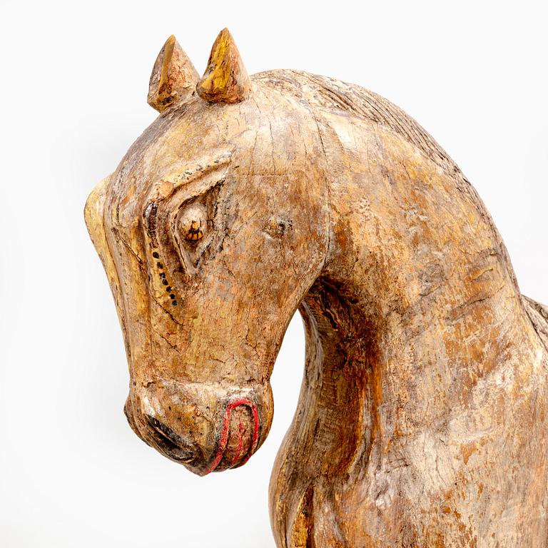 A decraotive sculpture India modern.