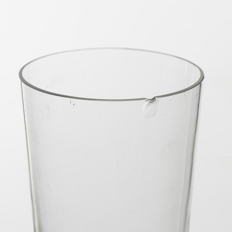 Champagnestrutar, 36 stycken, snarlika, olika tillverkning, mestadels omkring år 1900.