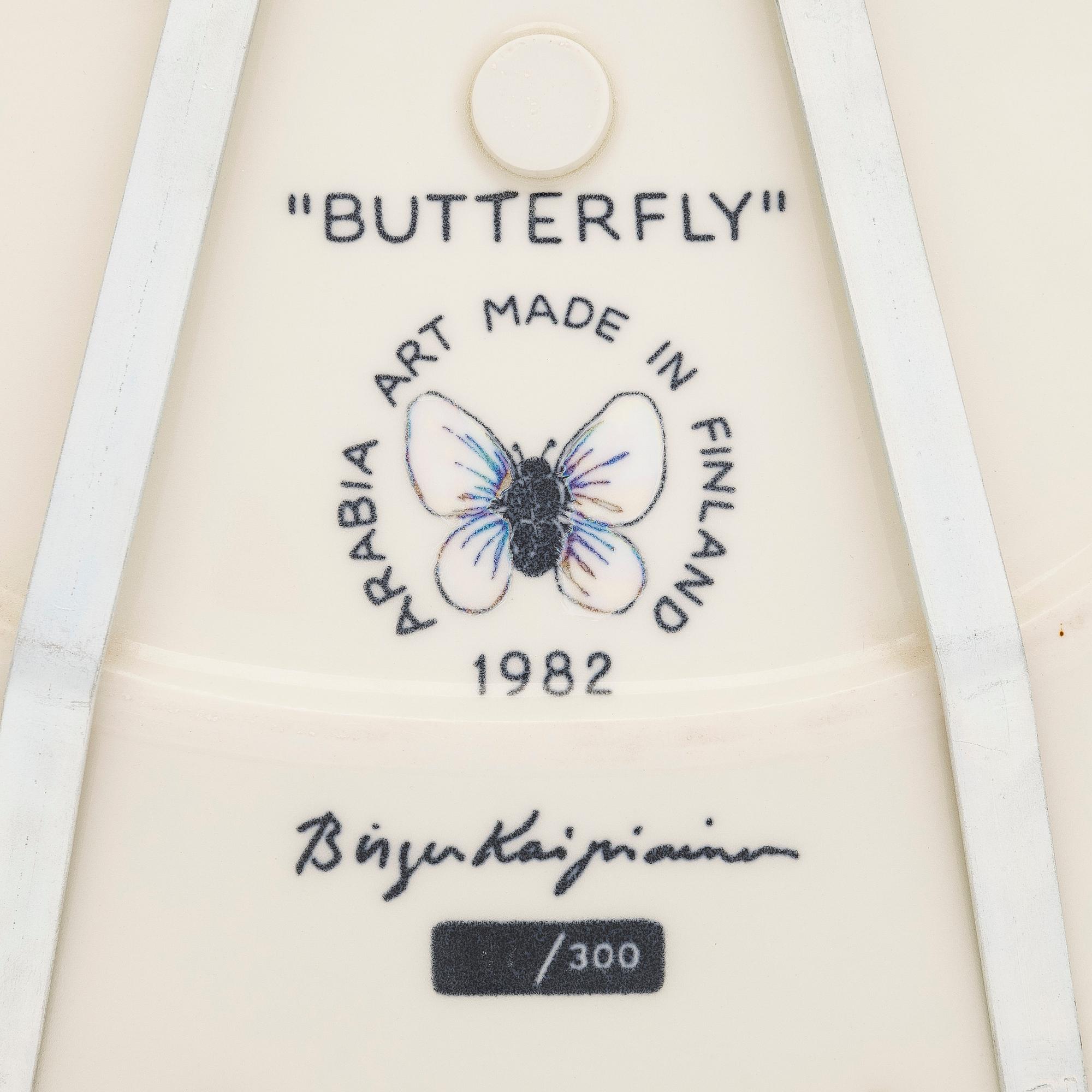 Birger Kaipiainen, fat, keramik, "Butterfly", Arabia Art 1982, signerad och numrerad 51/300.