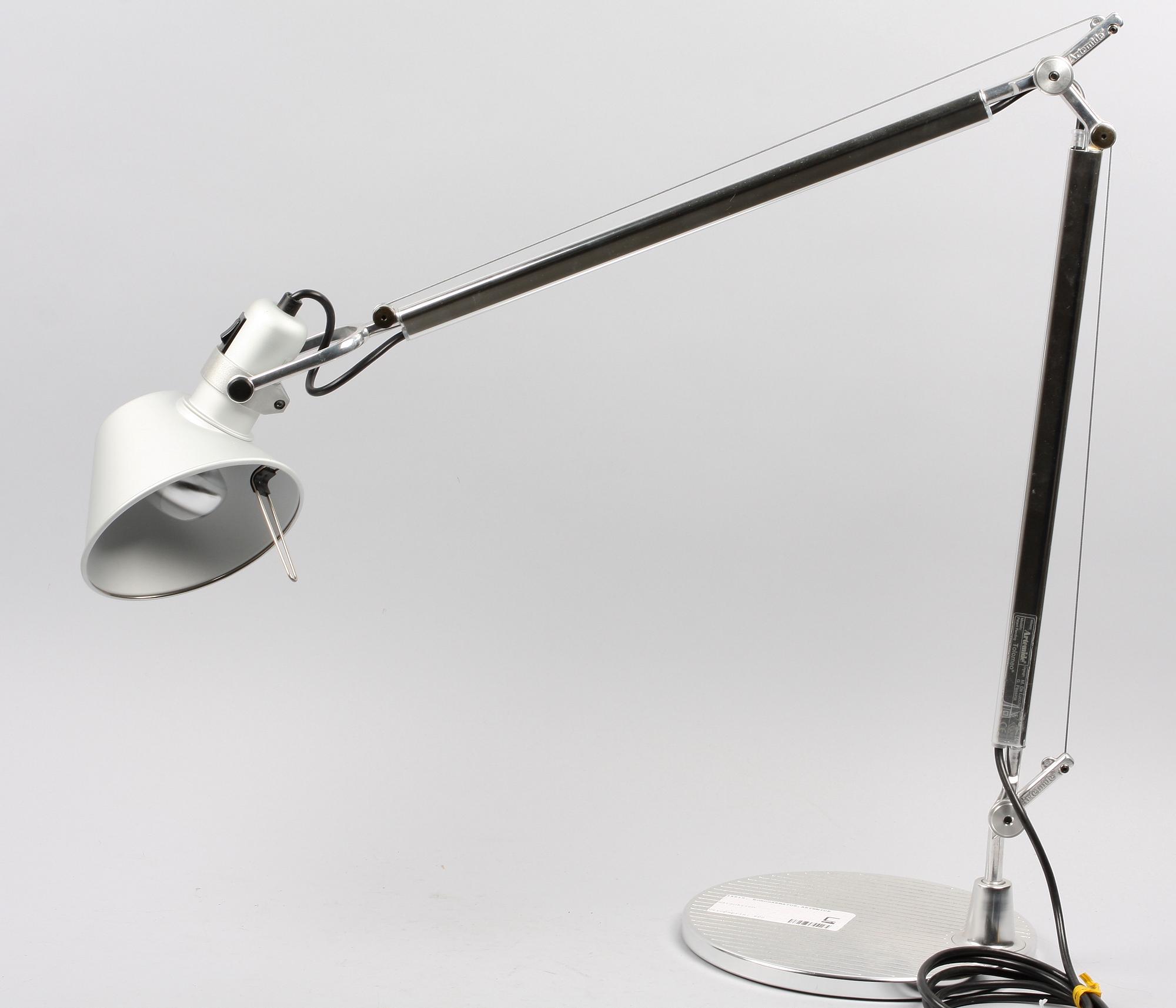 BORDSARMATUR, metall. Artemide, Tolomeo Bord, design: Michele De Lucchi, Giancarlo Fassina.