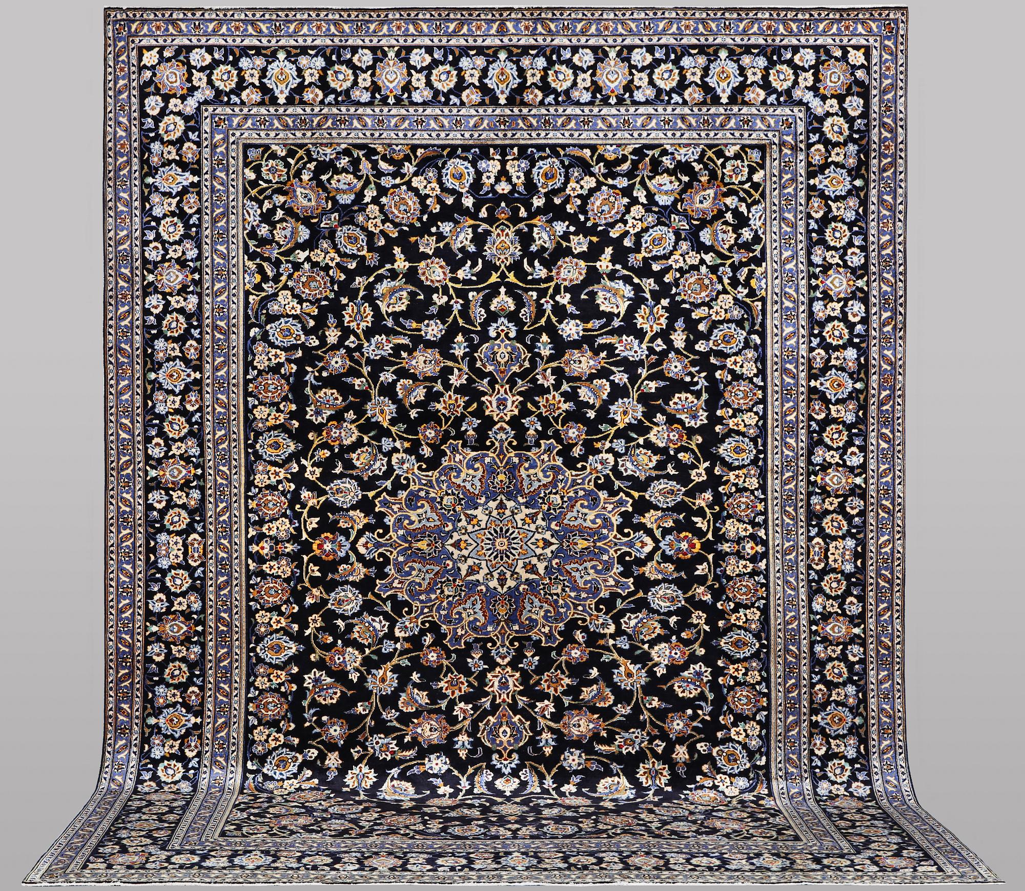 A carpet, Kashan, ca 420 x 296 cm.