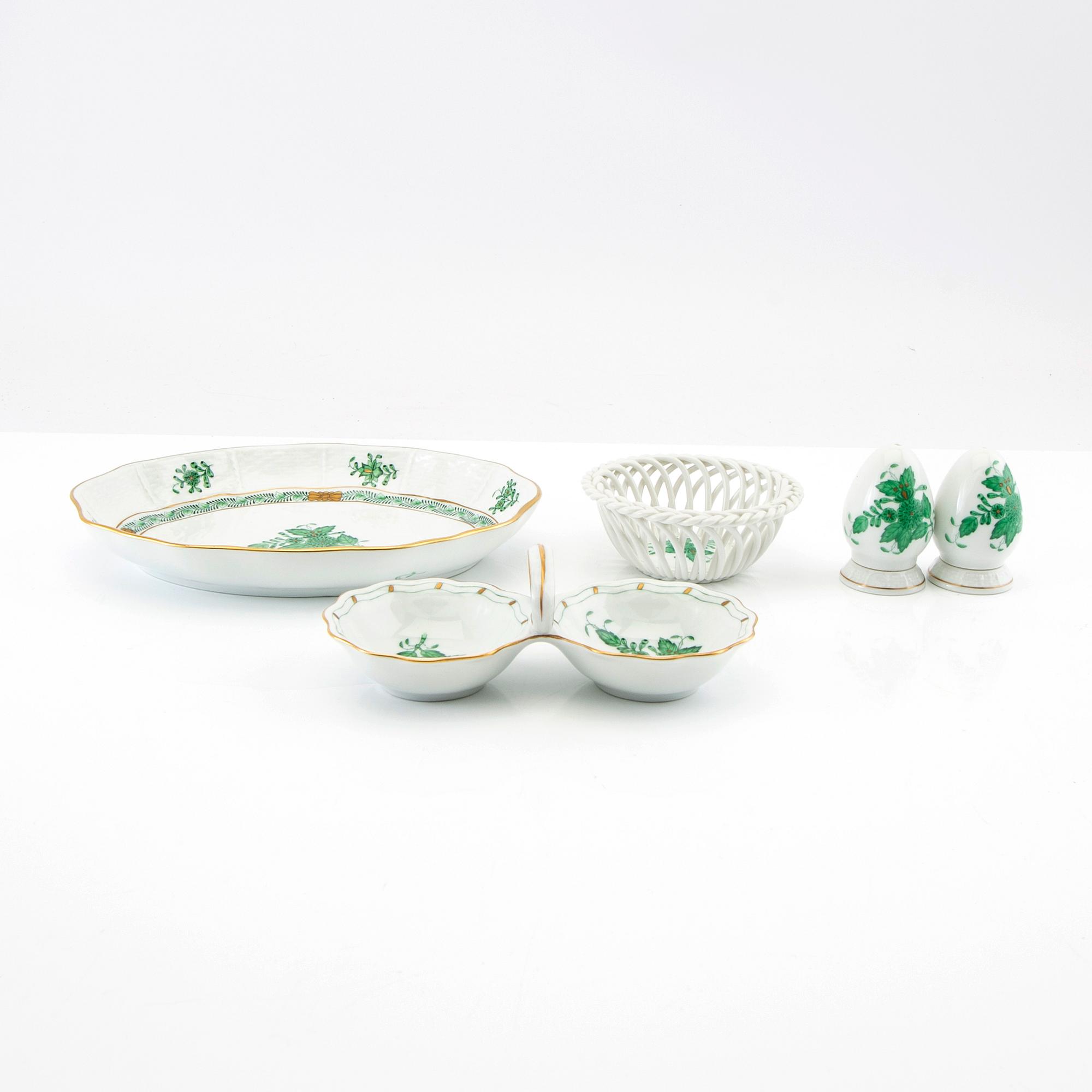 Servis  61 dlr "Golden age/Apponyi vert" Herend Ungern senare delen av 1900-talet porslin.