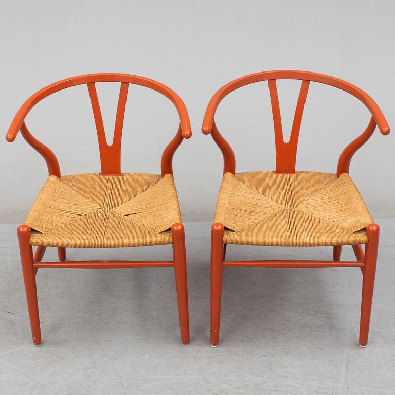 HANS J WEGNER, a set of 5  laquered Y-chairs, Denmark. Second half of the 20th century.