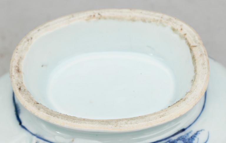 SÅSSKÅL samt SMÖRASK, porslin, Kina, troligen Qianlong (1736-1795).