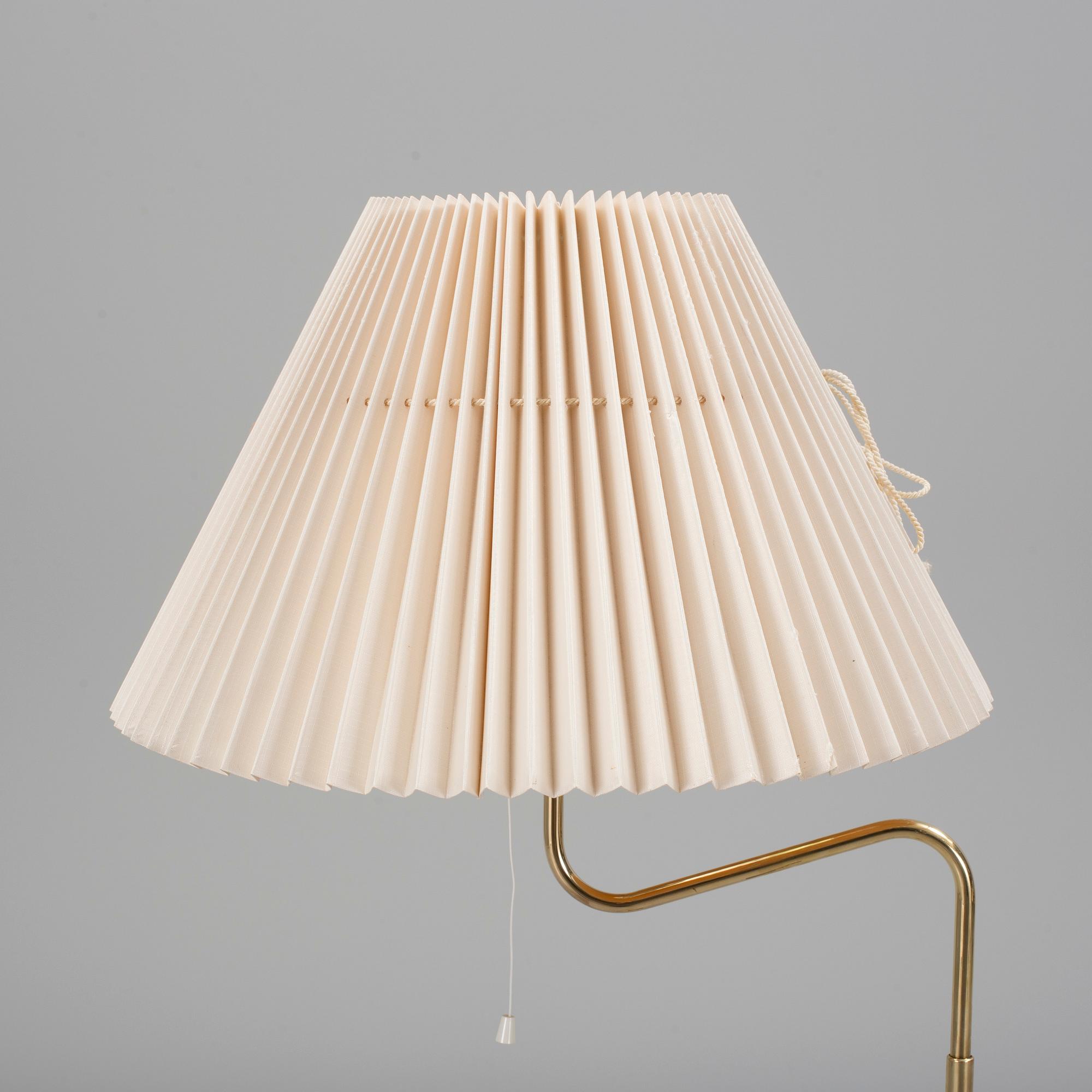 GOLVLAMPA, mässing modell G 145, Bergboms, 1900-taleta andra hälft.