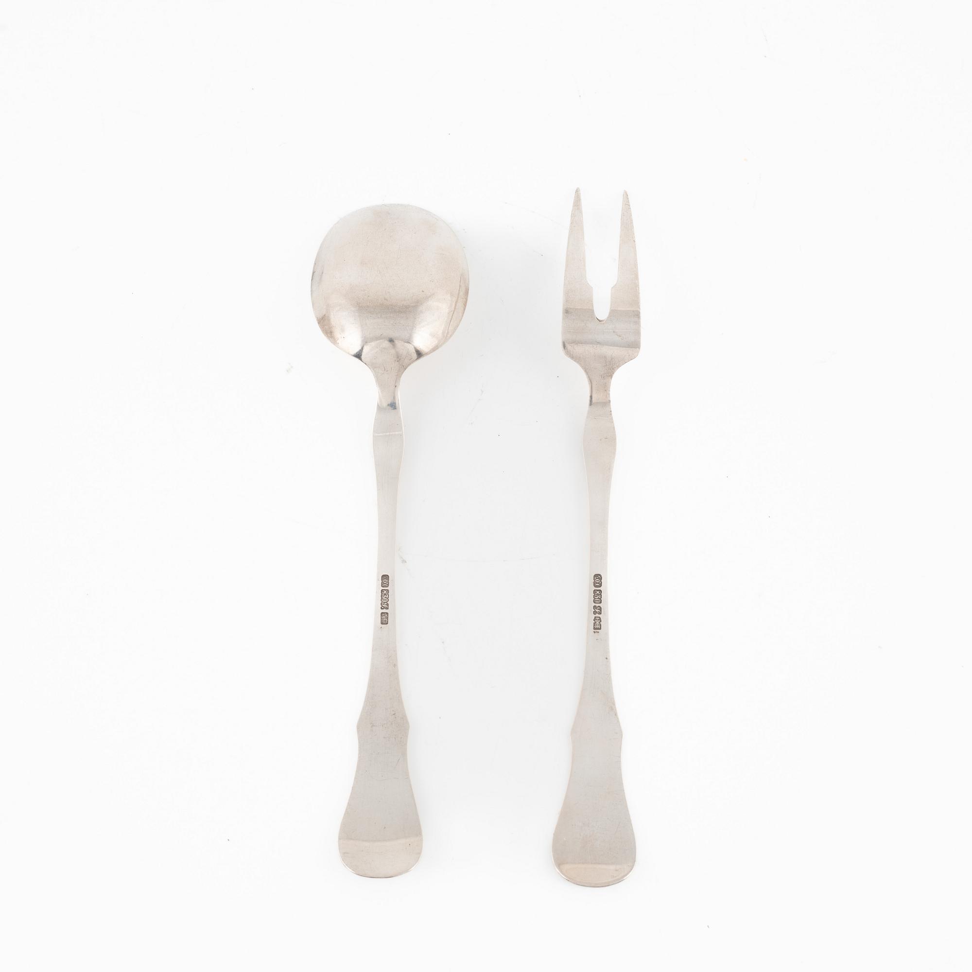 A pair of Norwegian Silver Serving Cutlery, David Andersen, circa 1910-20.