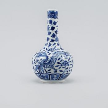 VAS, porslin, Kina, 1900-tal.