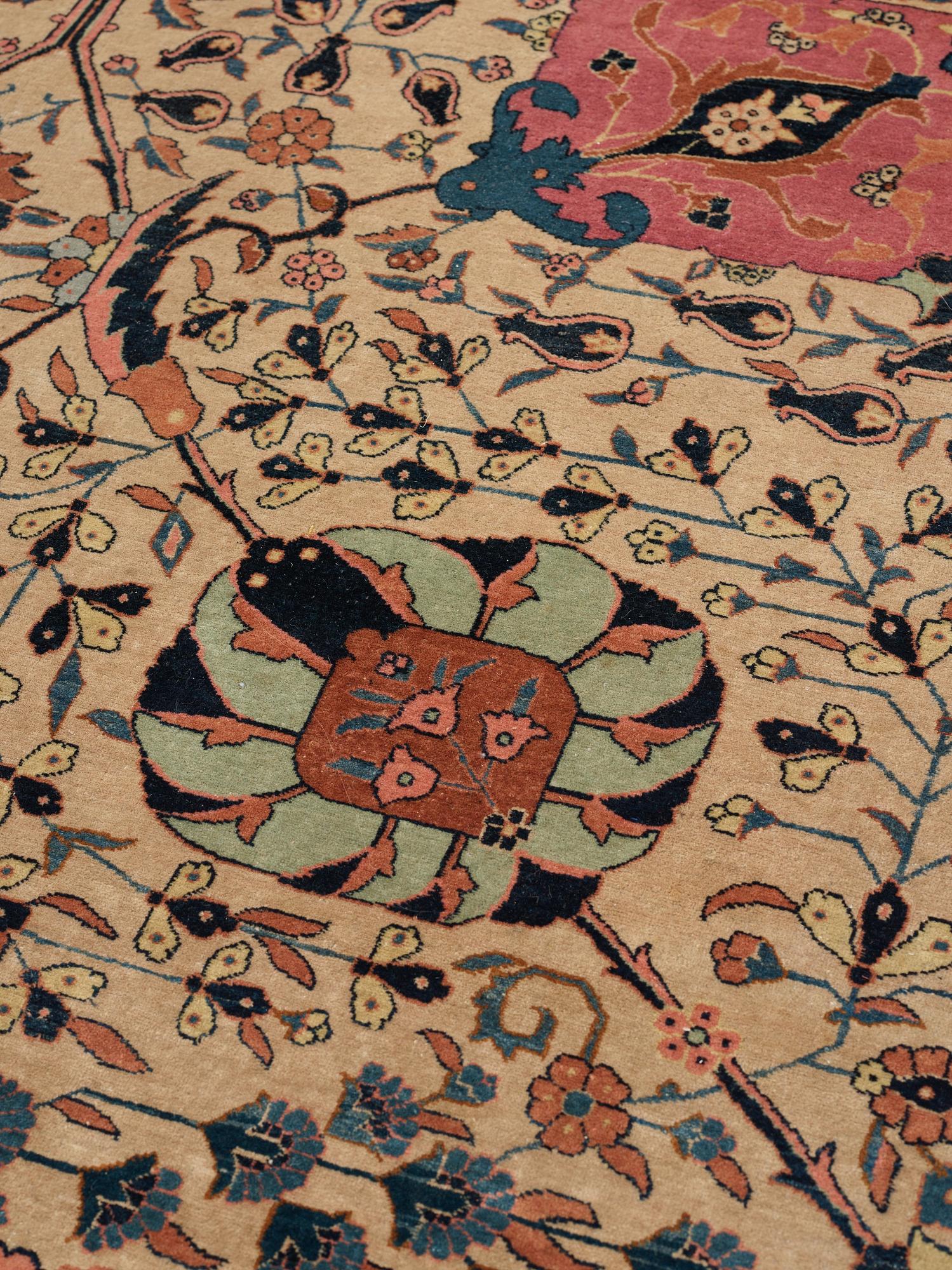 Matta, semiantik Täbris Petag, ca 393,5 x 303 cm.
