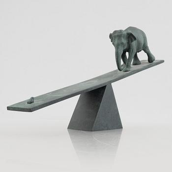 Owe Gustafson, Elephant and frog on a seesaw.