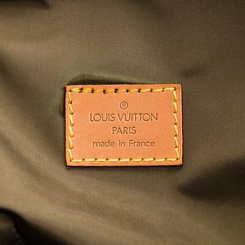 Louis Vuitton, An 'Attaquant' duffel bag.