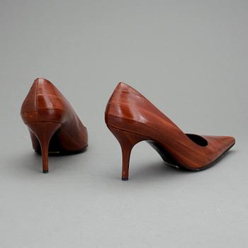SKOR, ett par pumps, Dolce & Gabbana.