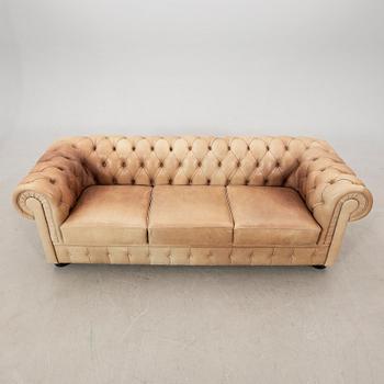 Sofa, Chesterfield model from the later part of the 20th century.