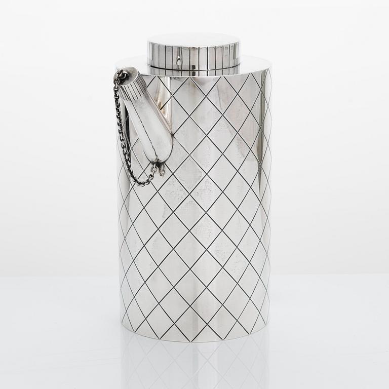 Sigvard Bernadotte, cocktail-sekoitin, sterlinghopeaa, Firma Georg Jensen, Tanska 1945 jälkeen, malli 819 B.
