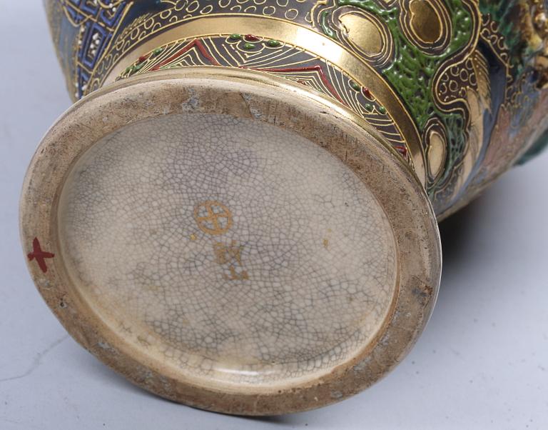 VAS, porslin, "Satsuma", Japan, tidigt 1900-tal.