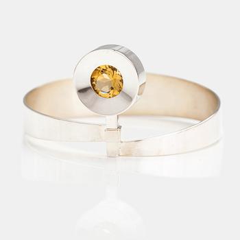 Elis Kauppi, A silver bracelet with a citrine. Kupittaan kulta, Turku 1965.