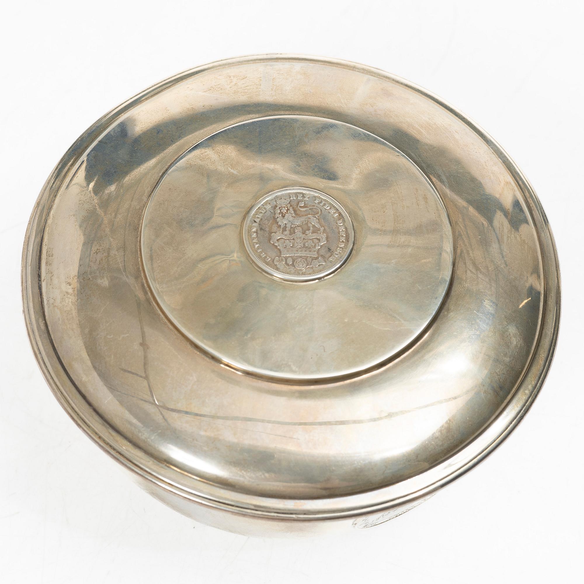 Stokes & Ireland Ltd (William Henry Stokes & Arthur George Ireland), teapot with lid, silver, London 1906.