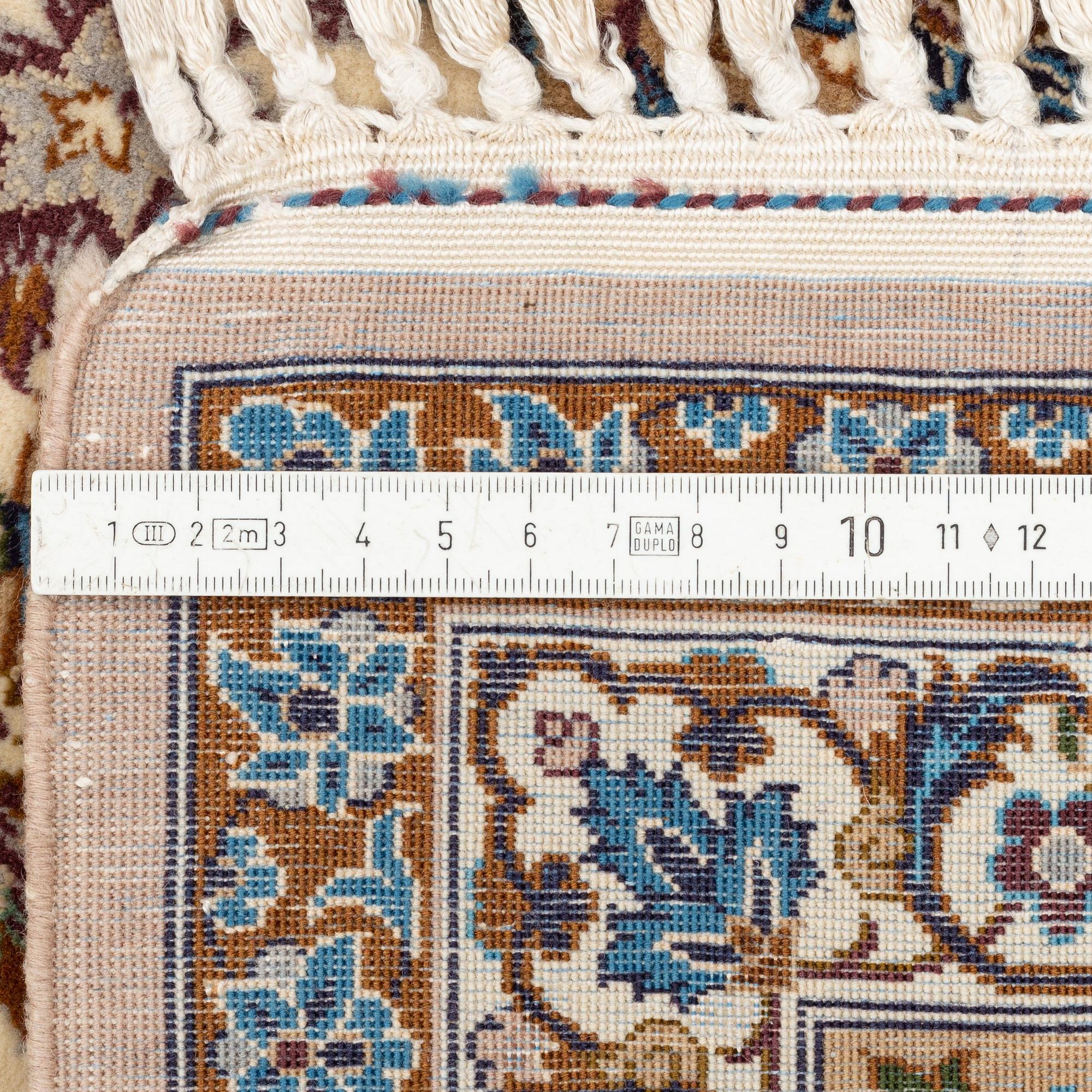 Matta, Old, Isfahan, signerad, ca 244 x 149 cm.