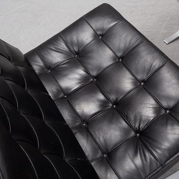 Ludwig Mies van de Rohe, fåtölj med fotpall, "Barcelona", Knoll.