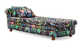 411. JOSEF FRANK, couch, Firma Svenskt Tenn, modell 775.