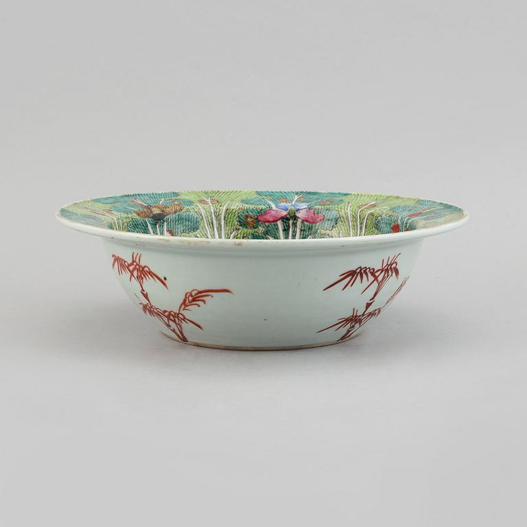 A famille rose 'Cabbage' basin, Qing dynasty, 19th Century.