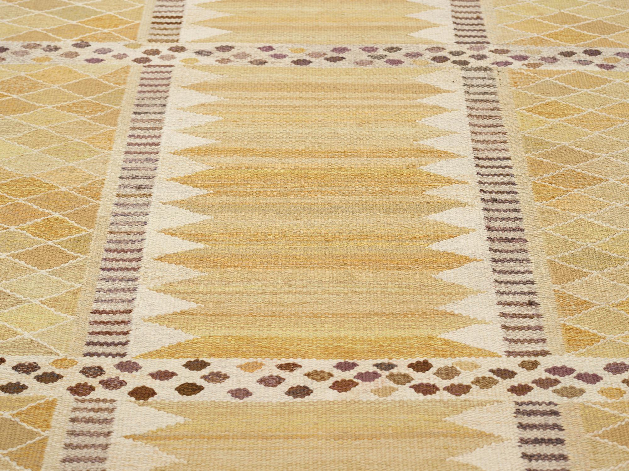 Marianne Richter, Matta, "Josefina gul", gobelängteknik, ca 226-227,5 x 171,5-175,5 cm, signerad AB MMF MR.