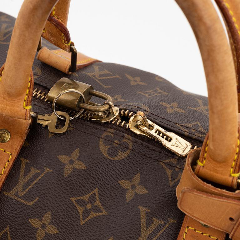 Louis Vuitton, A Monogram 'Keepall 50 Bandouliere' Weekendbag, 1990.