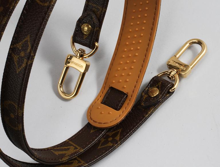 VÄSKA, "Pochette Accesoires 21", Louis Vuitton.