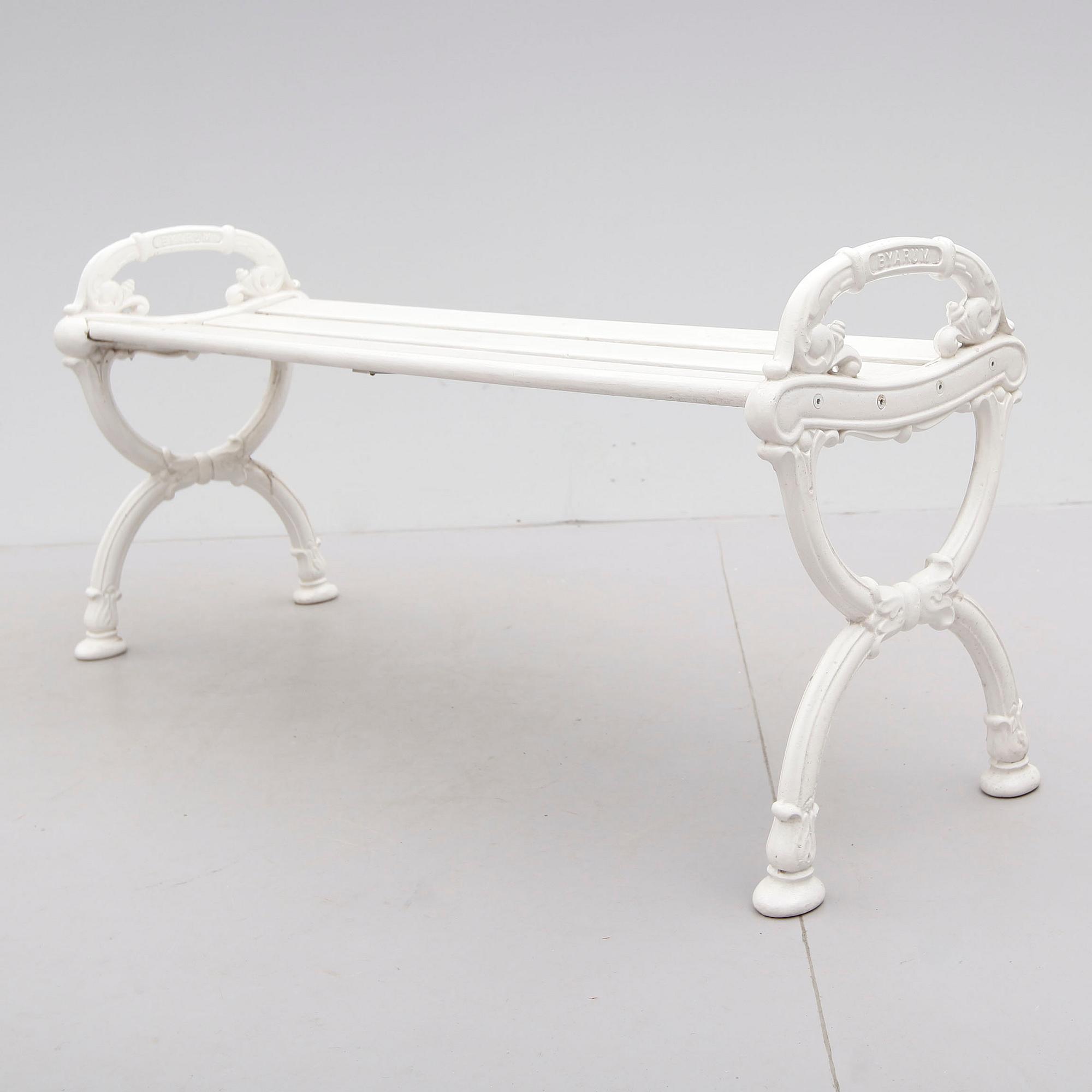 TRÄDGÅRDSBÄNK, Byarum, 1900-talets andra hälft.